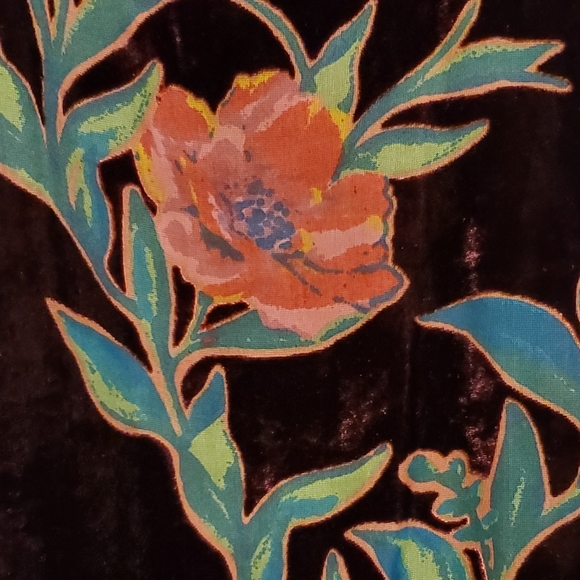 Beautiful Floral Velvet Dress (M) - Picture 3 of 4